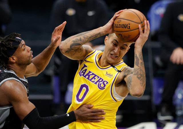 kaiyun-库兹马爆发小加回暖 湖人拒绝连败守住西部前四