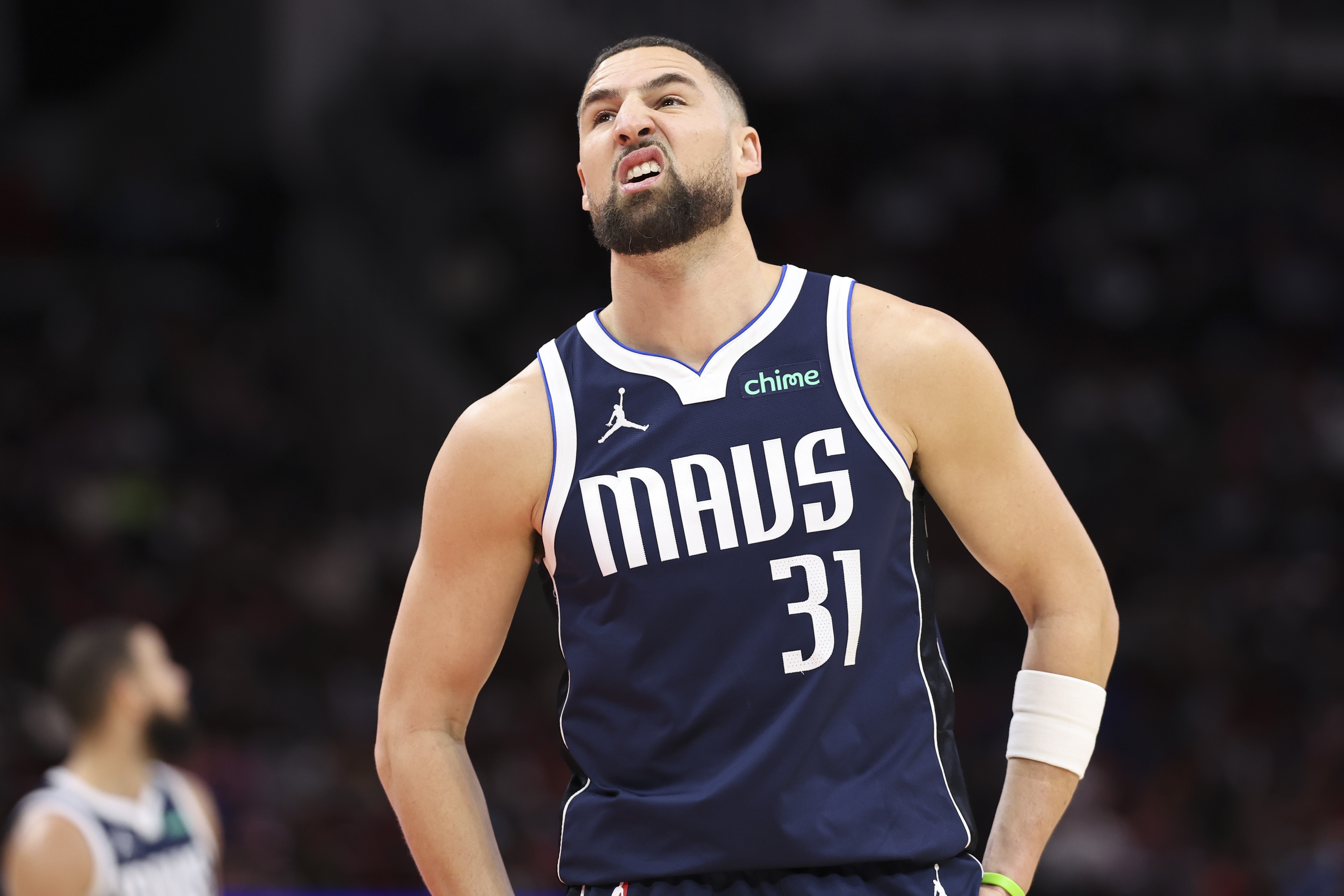 开云注册入口-尽力输出！克莱全场13投7中&amp;三分10中4 拿下18分1篮板2助攻